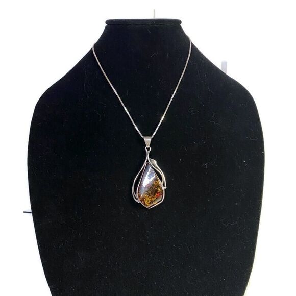 925 Sterling Silver Necklace with Amber/Brown Large Stone Pendant - Picture 4 of 5